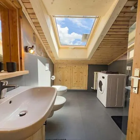 House 1 Via Funivie, Pista Stelvio, Posto Auto Apartment