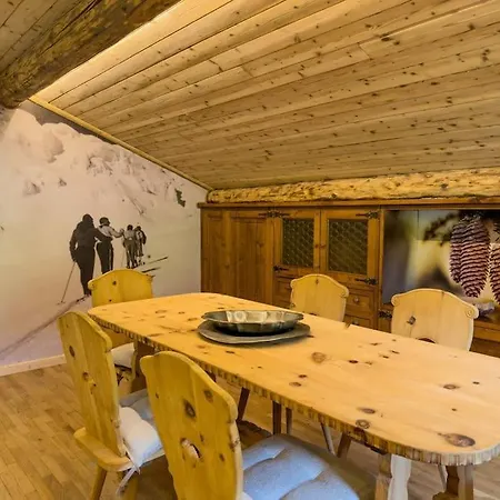 House 1 Via Funivie, Pista Stelvio, Posto Auto Apartment