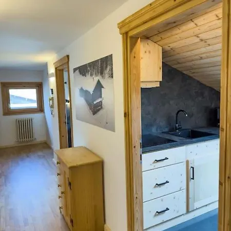 House 1 Via Funivie, Pista Stelvio, Posto Auto Apartment